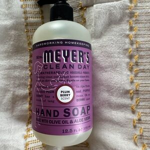 Mrs. Meyer's Clean Day Liquid Hand Soap Plum Berry Scent, 12.5oz Seasonal NEW